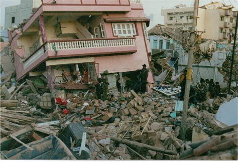 Indian Earthquake - Jan 2001 | International Rescue Corps