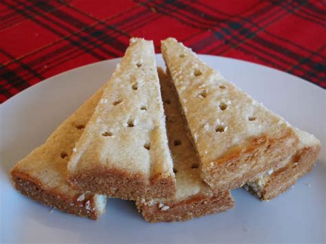 Whether you love sugar cookies, chocolate chip cookies, peanut butter cookies, or shortbread. DECK THE HOLIDAY'S: THE BEST TRADITIONAL SCOTTISH SHORTBREAD COOKIES!