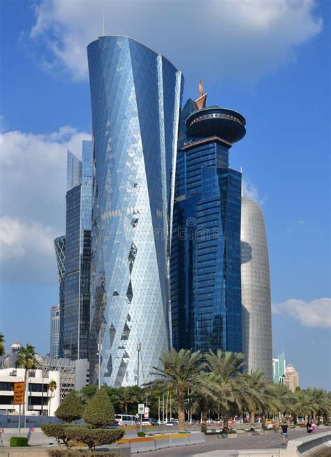 Al Bidda Tower Contro Chiaro Cielo Blu Fine Su Grattacielo Moderno Con