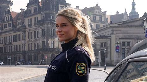 Deutschlands schönste Polizistin soll ins Fernsehen geht sie nie