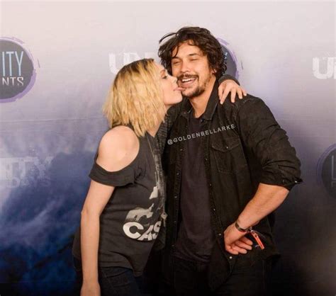 Eliza Taylor And Bob Morley Bellarke The 100 Cast The 100 Show It Cast The 100 Serie Marvel