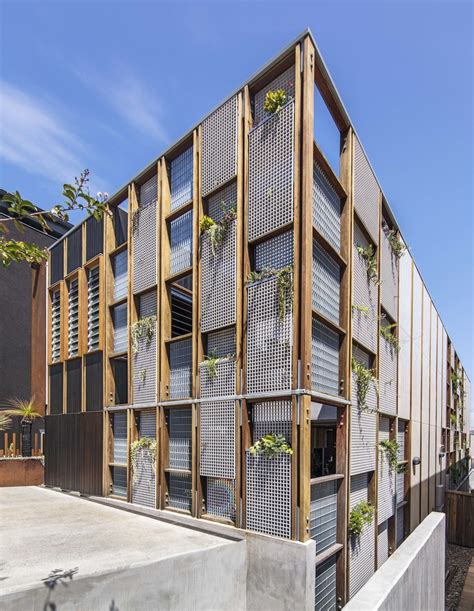 Living Screens Conceal A North Bondi Beach House And A Semi Indoor Pool