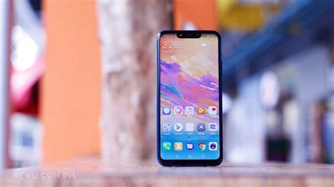 The huawei nova 3i is definitely a winner when it comes to how it looks, it is a dashing smartphone with an impressive colourful finish for the iris purple colour model as well as other colour options like black and pearl white. Samsung Galaxy J8 vs. Huawei Nova 3i: A comparison - revü