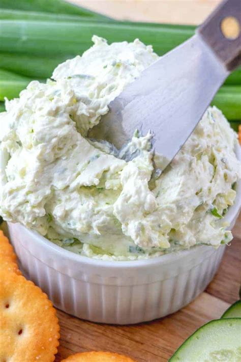 | meaning, pronunciation, translations and examples. CUCUMBER CREAM CHEESE SPREAD (+Video) | The Country Cook