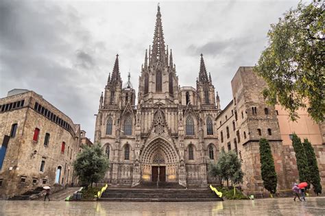A Locals Guide To The Gothic Quarter Barcelona Things You Have To Do The Travel Hack