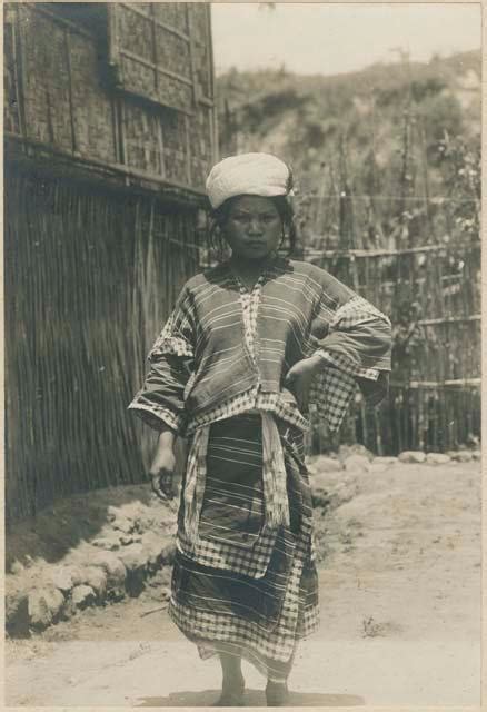 Benguet Igorot Woman Wearing Traditional Clothing Objects Emuseum