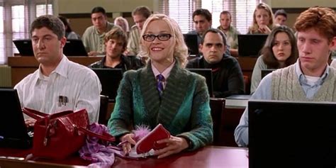 Legally Blonde 3 Take A Look At Elle Woods Iconic Style Savoir Flair