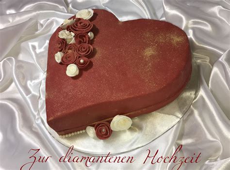 Am liebsten möchte man natürlich diesen besonderen moment mit seiner ganzen familie und allen. Eine Torte zur diamanten Hochzeit gefüllt mit einer ...