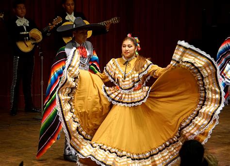 Chicano Culture Celebration Concluded With Music And Dance El Camino
