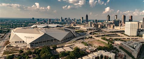 Grabbing a Beer and a Bite on Game Day near Mercedes Benz Stadium
