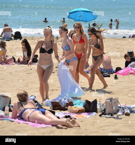 Bournemouth Dorset Uk Heatwave Girls In Bikinis On The Sandy