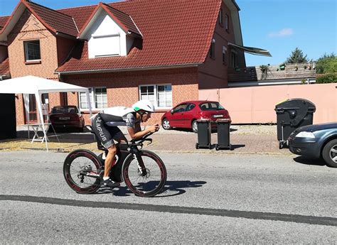 Robert karaś, mistrz świata w ultratriathlonie na dystansie double ironman wziął udział w artystycznym projekcie #createthepath, za którym stoi hiszpańska marka motoryzacyjna cupra. Robert Karaś został Mistrzem i Rekordzistą Świata Triple Ultra Triathlon (potrójny ironman ...