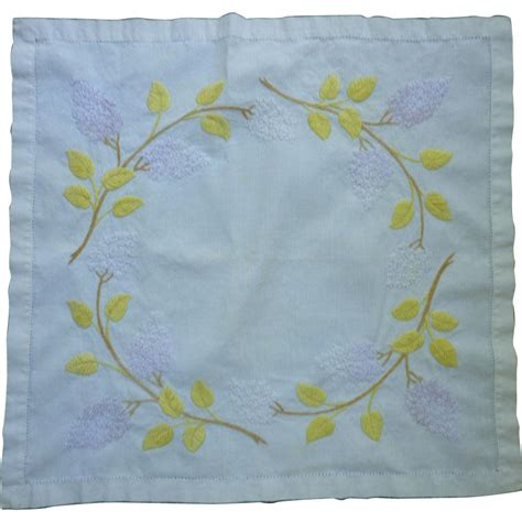 Lovely Lilacs and Leaves Arts & Crafts Embroidery Linen Square : Chez ...