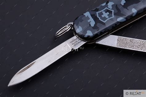 Швейцарский складной ножvictorinox брелок victorinox classic sd 7 функций 4 см 0 6223 942