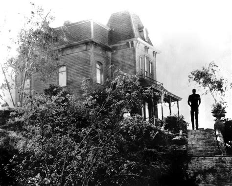 Psycho Anthony Perkins As Norman Bates Standing By Classic House 12x18