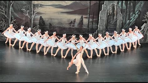 13102022 United Ukrainian Ballet Swan Lake Act 2 Coda Chebykinakniazkov Youtube