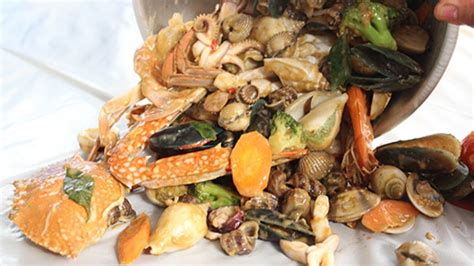 Based on this oyster, shrimp, lobsters and crabs will be permissible to consume. Feast on halal seafood in Singapore - Visit Singapore ...