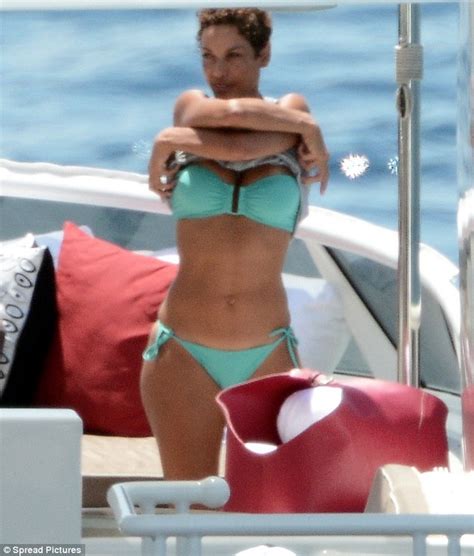 Nicole Murphy 46 Reveals Bikini Body While Jumping Off A Yacht In St