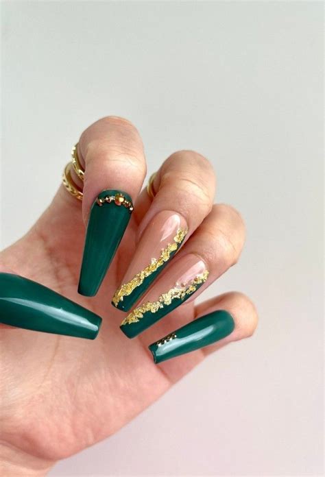 26 Stunning Emerald Green Nails For The Cold Season Emerald Nails