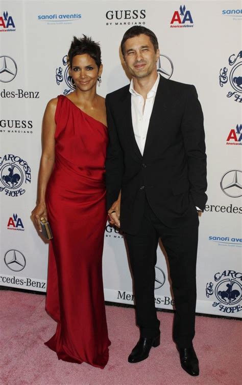 Olivier Martinez And Halle Berry Engaged Wedding Bells For Couple Soon