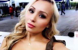 La conejita playboy, daniella chavez, fue nuevamente llamada a ser vocal de mesa en estas elecciones presidenciales y se enteró a última hora. Daniella Chávez encantó a votantes: Fotos de su labor como ...