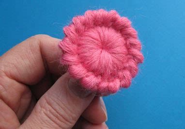 How To Make This Lovely Crocheted Button Theres A Video