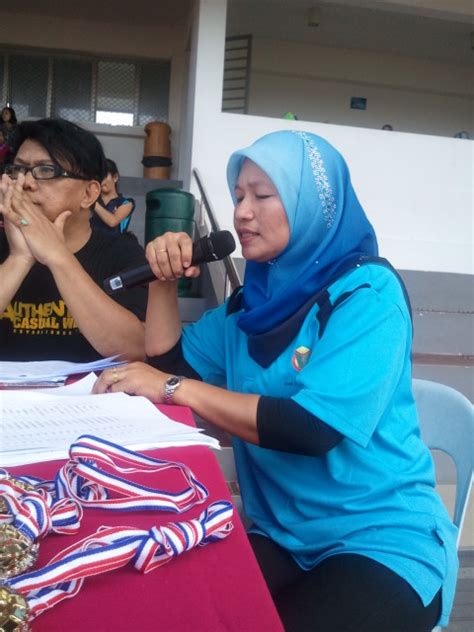 Cikgu puan siti hajar binti arshad. CaTaTaN JeMaRi ..AnAk PaNtAi..: Contoh Teks Pengacara ...