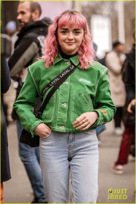 Maisie Williams Is All Smiles While Showing Off Her Pink Hair Photo