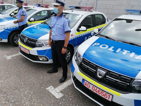 Poliția Română Se Rebranduiește Haine Noi în Culori Inconfundabile