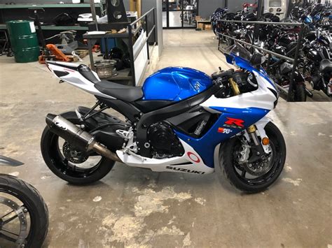 Total motorcycle's suzuki motorcycle guides feature 1000's of suzuki bike reviews since 1976 and read by 300 million motorcyclists! 2014 Suzuki GSXR750 | American Motorcycle Trading Company ...