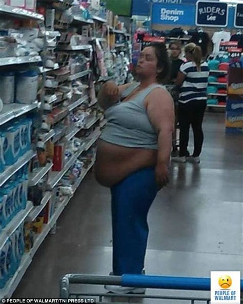 walmart shoppers capture the weirdest behaviour daily mail online