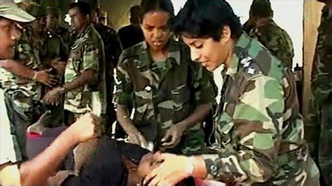 Bbc News South Asia Sri Lankan Army Help Civilians