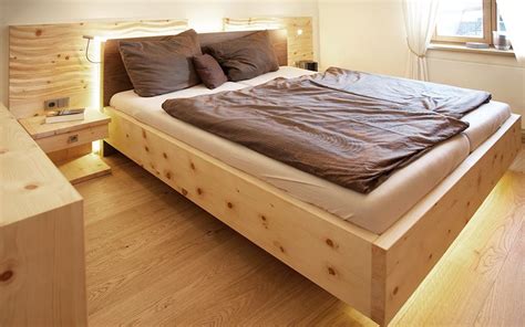 Homelux massivholzbett kiefer doppelbett balkenbett bettgestell bettrahmen lattenrost 140 x 200. Tischlerei Loder - Zirbenschlafzimmer mit indriekter ...
