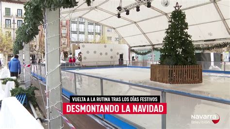 Pamplona Dice Adi S A La Navidad Desmontando La Decoraci N