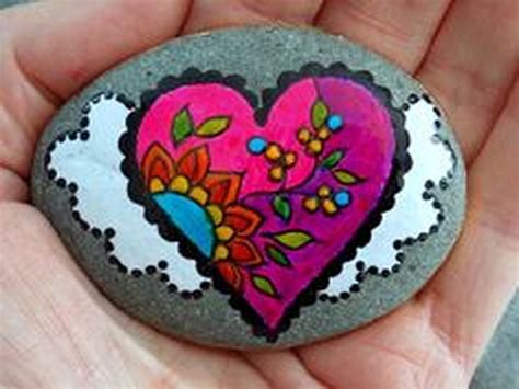 Love Painted Rock For Valentine Decorations Ideas 36 Painted Rocks