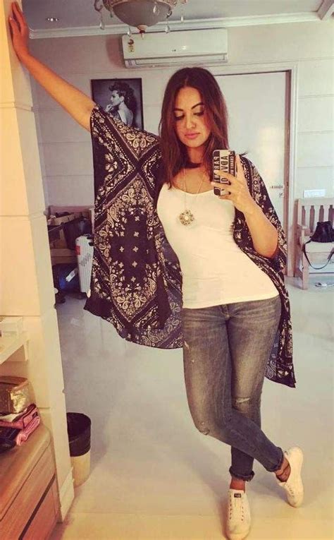 Sonakshi Sinhas Latest Selfie Will Make You Drool Over Her India Fashion Week Bollywood