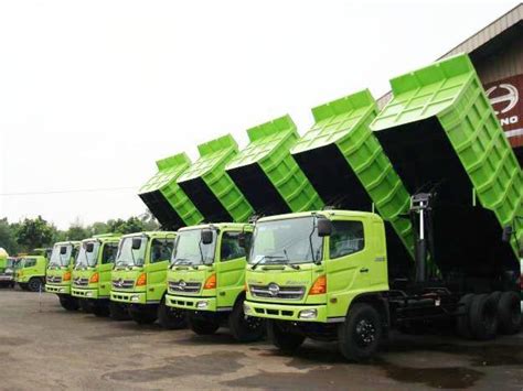 Choose from 60+ dump truck graphic resources and download in the form of png, eps, ai or psd. Mobil Hino Dump Truck Diesel - Harga Harga Mobil