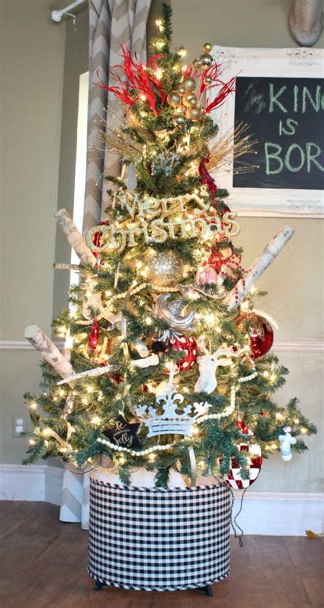 A little risky, specially if you. 17 Unique Christmas Tree Stand Decoration Ideas - Style ...