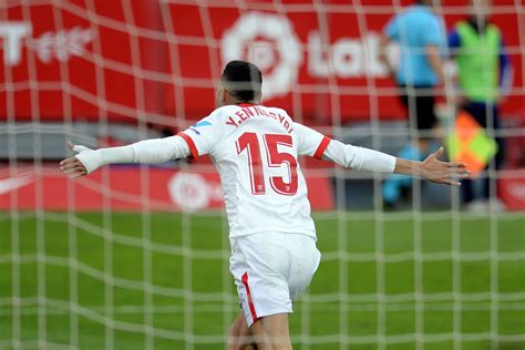 Последние твиты от cádiz club de fútbol (@cadiz_cf). SevillaFC 3-0 Cádiz CF: Otro regalo de En-Nesyri, una ...