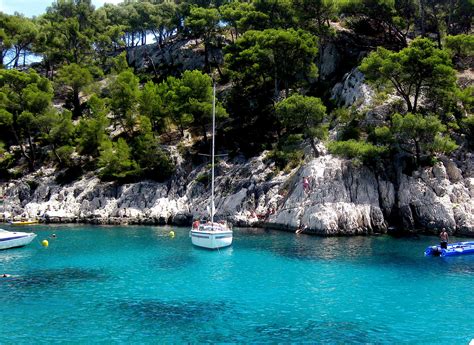 Déjà plus de 21.000 locations saisonnières publiées. les calanques de cassis, france | Lieux de vacances ...