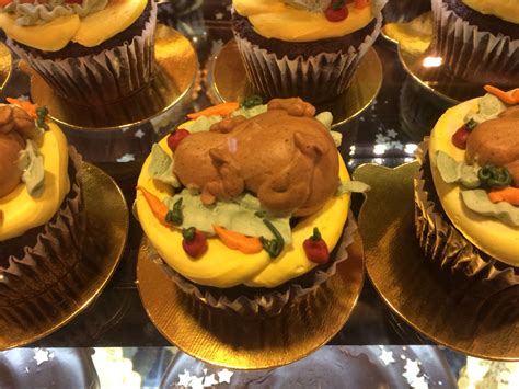 Find more cake and baking recipes at bbc good food. Adorable "turkey dinner" cupcakes from Whole Foods Market ...
