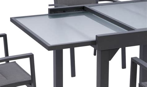 Le verre trempé est un verre cinq fois plus résistant qu'un verre traditionnel. Grande table de jardin extensible grise et plateau en ...