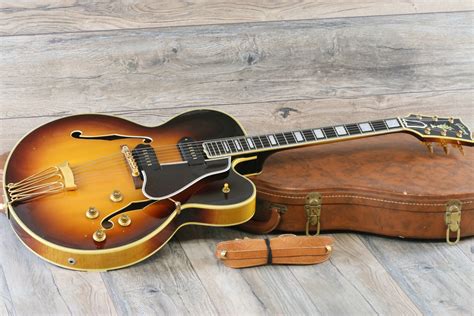 Vintage 1957 Gibson Byrdland Archtop Electric Guitar Venetian Cutaway