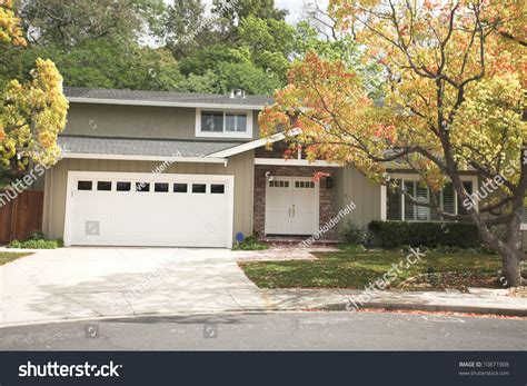 Shot Of A Northern California Suburban Home Stock Photo 10871908