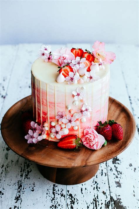 strawberry and vanilla bean cake — hint of vanilla vanilla bean cakes desserts drip cakes