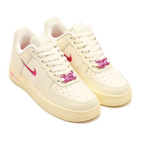 Nike Wmns Air Force Se Coconut Milk Playful Pink Alabaster Sp I