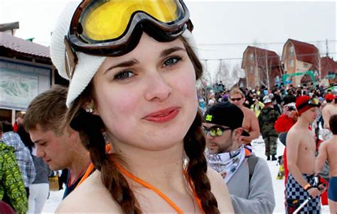 Bikini Skiing In Russia Guiness Record