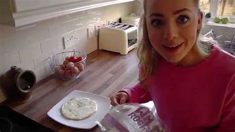 Clean Eating Alice Makes A Breakfast Wrap Youtube