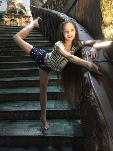 Dana Tar Model Fashion Ballet Skirt