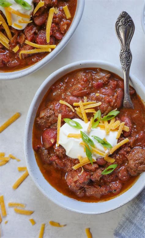 Red kidney beans, crushed tomatoes, ground beef, chili seasoning mix. Instant Pot Beef and Kidney Bean Chili by Ashley of myheartbeets.com | Recipes with kidney beans ...